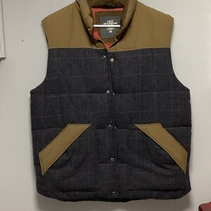 L.O.O.G. by H&M Olive and Brown vest jacket.